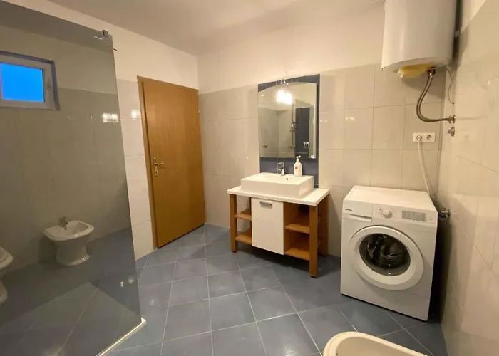 Two-bedroom In I Maslenica